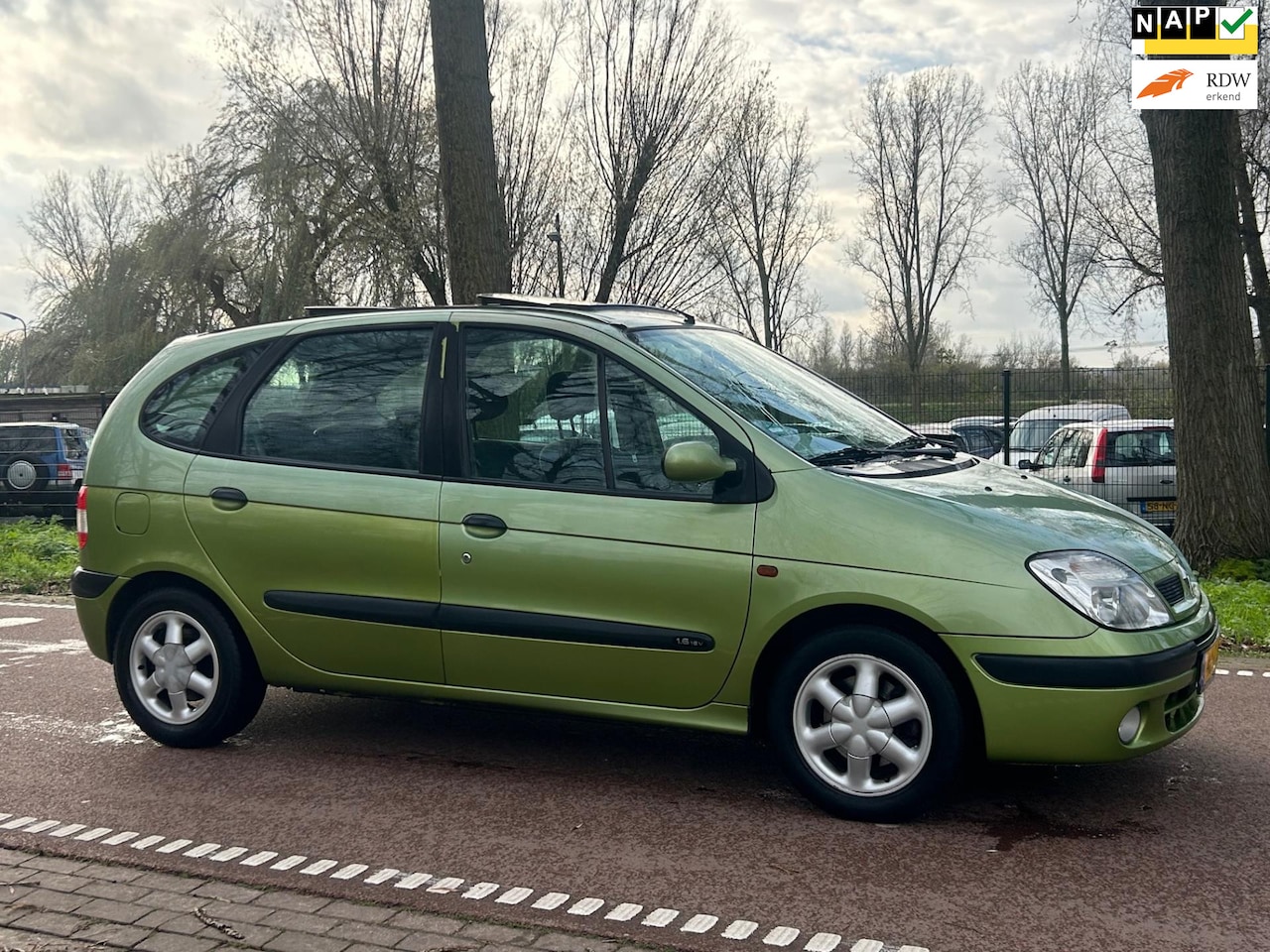 Renault Scénic - 1.6-16V Dynamique AUTOMAAT!AIRCO!SCHUIFDAK!KOOPJE! - AutoWereld.nl