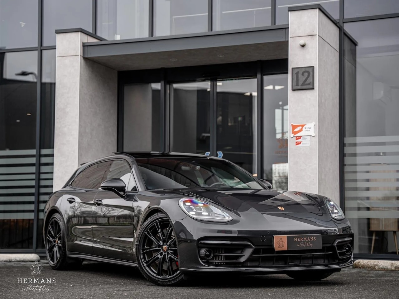 Porsche Panamera Sport Turismo - 4S E-Hybrid / Facelift / Pano / BOSE - AutoWereld.nl