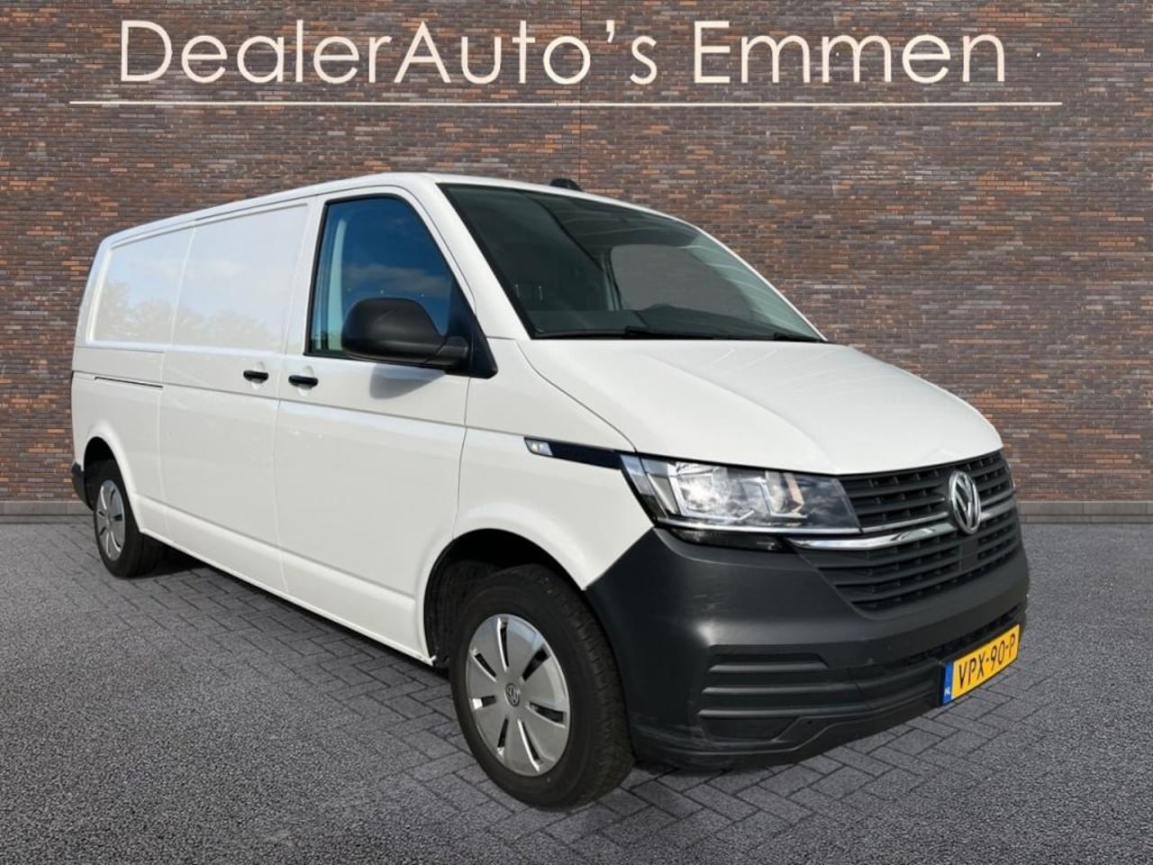 Volkswagen Transporter - 2.0 TDI L2H1 AIRCO NAVIGATIE CRUISE 69000KM! - AutoWereld.nl