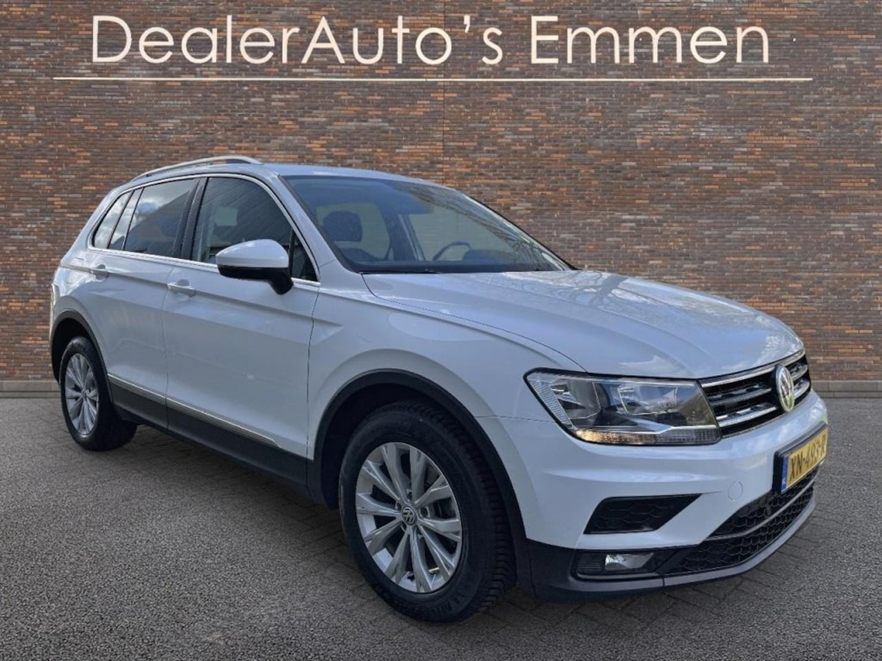 Volkswagen Tiguan - 1.5 TSI ECC LMV PANODAK CRUISE NAVIGATIE - AutoWereld.nl