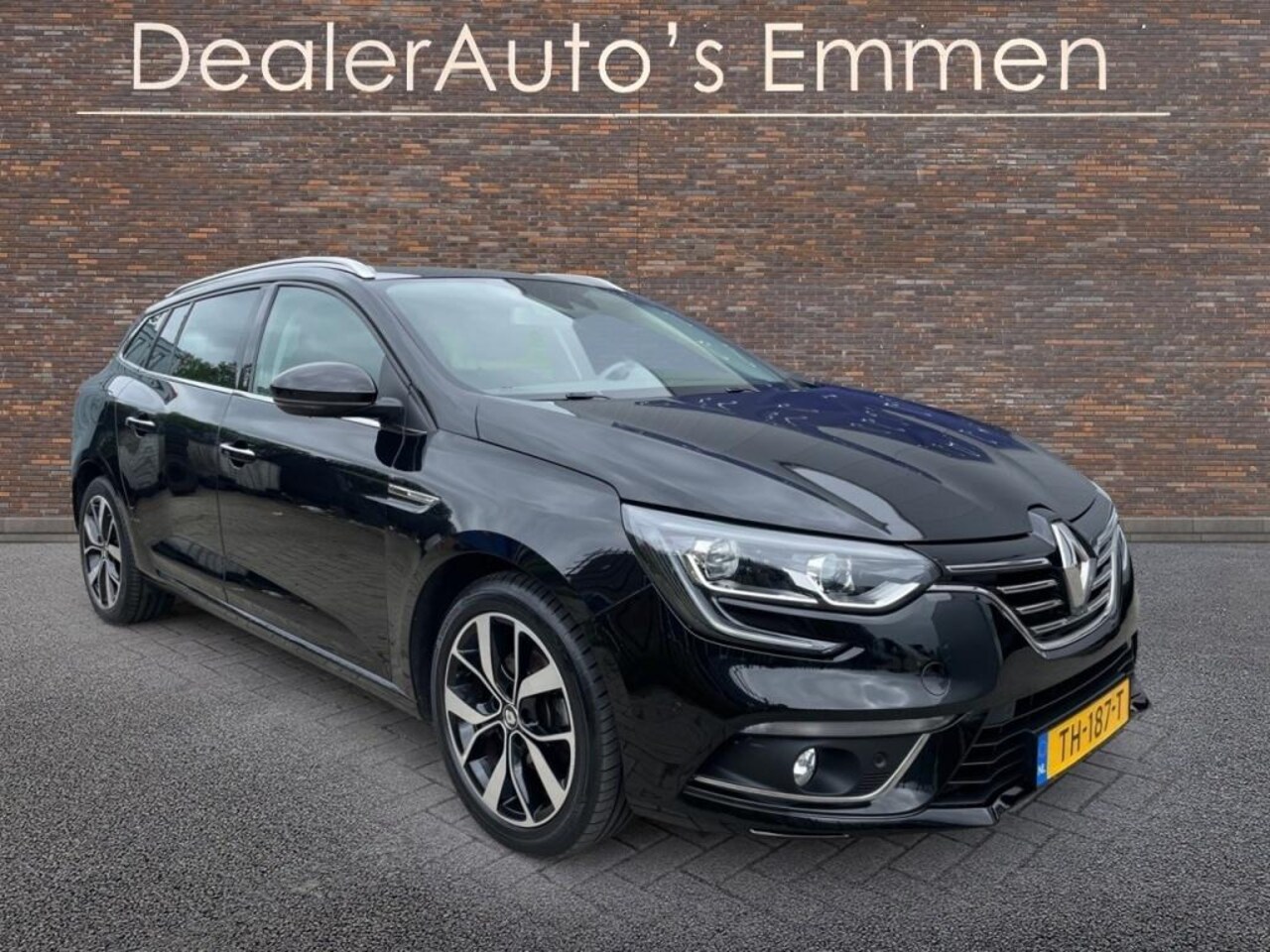 Renault Mégane Estate - 1.3 TCe BOSE ECC LMV NAVI TREKHAAK CRUISE PDC - AutoWereld.nl