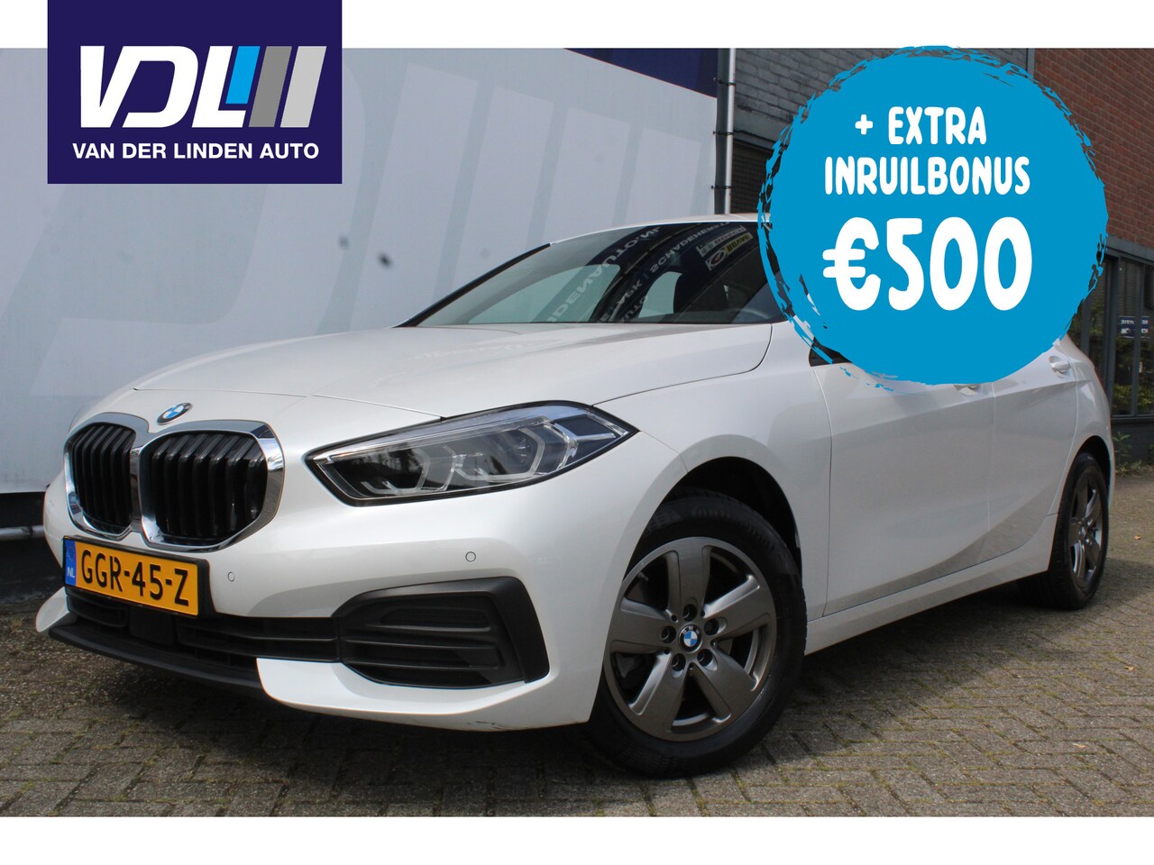 BMW 1-serie - 118i 136 pk Airco l cruise l Draadloos Apple CarPlay/AndroidAuto l Navigatie l PDC achter - AutoWereld.nl