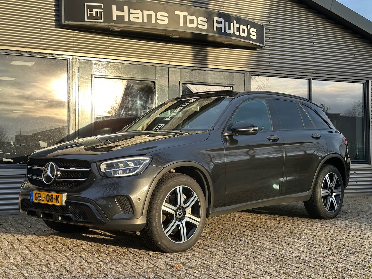 Mercedes-Benz GLC-klasse - 300e Hybrid 320pk 4MATIC LEER / PANORAMA / DISTRONIC - AutoWereld.nl