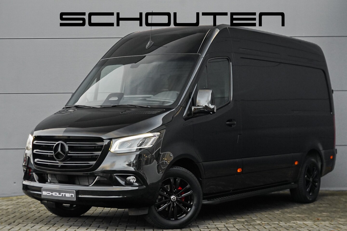 Mercedes-Benz Sprinter - 319 1.9 CDI L2H2 RWD Black Pack Platinum Distronic 360° Navi Trekhaak - AutoWereld.nl