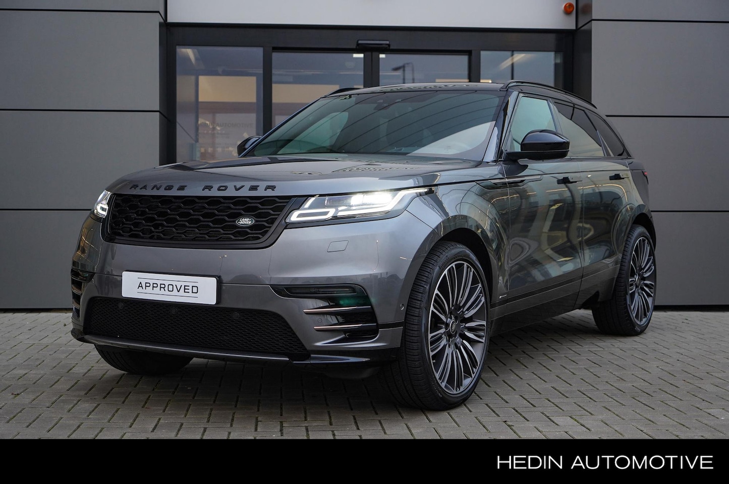 Land Rover Range Rover Velar - P300 R-Dynamic SE Luchtvering - Surround Sound - Schuifdak - AutoWereld.nl