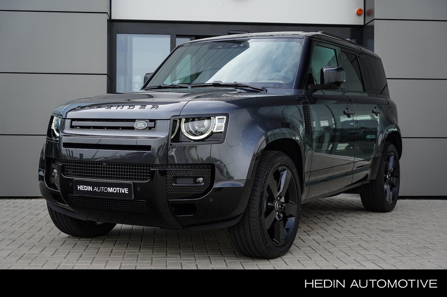 Land Rover Defender 110 - 2.0 P300e 110 X-Dynamic HSE | MY25 | Caraway leder | Elektrische Trekhaak | 22" Gloss Blac - AutoWereld.nl