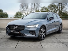 Volvo V60 - 2.0 B3 Ultimate Dark Verwarmbare voorstoelen | 360 Parkeercamera | Panoramadak | Harman/Ka