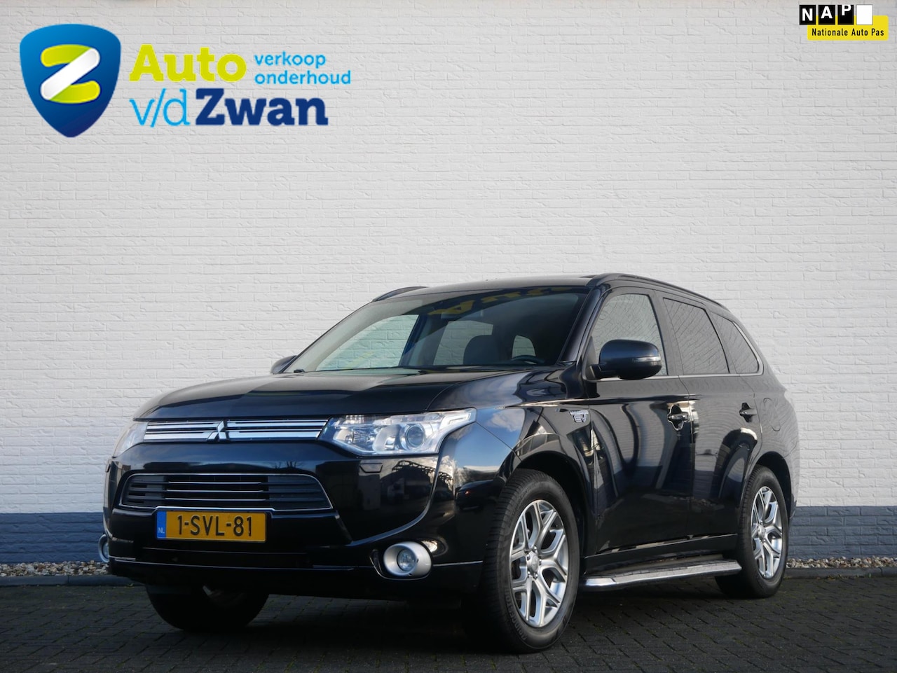 Mitsubishi Outlander - 2.0 PHEV Instyle Schuif-kantel/Camera - AutoWereld.nl