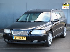 Volvo V70 - 2.5T Kinetic Automaat Navi/Leer/Pdc/Trekhaak afneembaar/aandachtspunten