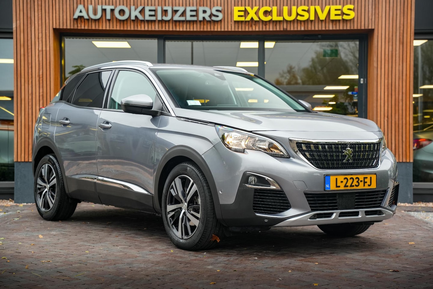 Peugeot 3008 - 1.2 PureTech Crossway DAB Achteruitrijcamera Navigatie - AutoWereld.nl