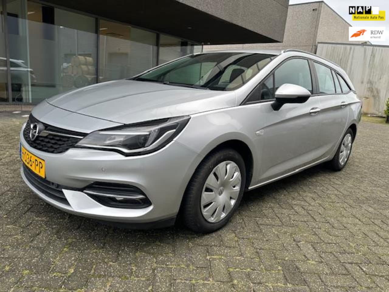 Opel Astra Sports Tourer - 1.2 Business Edition CLIMAT BJ 4-2020 APK 12-2025 - AutoWereld.nl