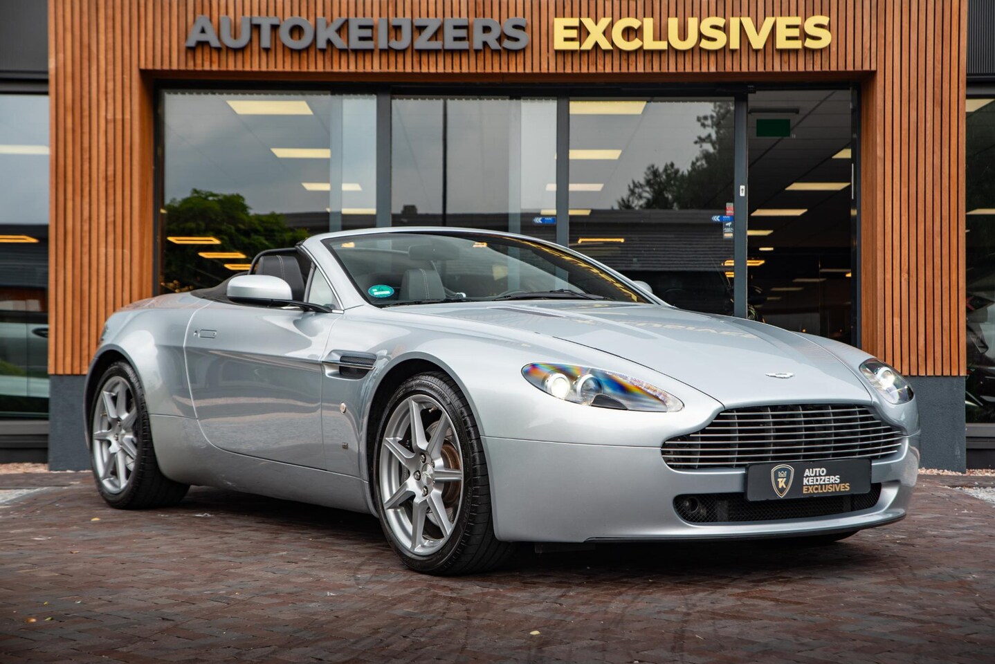 Aston Martin V8 Vantage Roadster - 4.3 V8 Sportshift Youngtimer Top staat - AutoWereld.nl