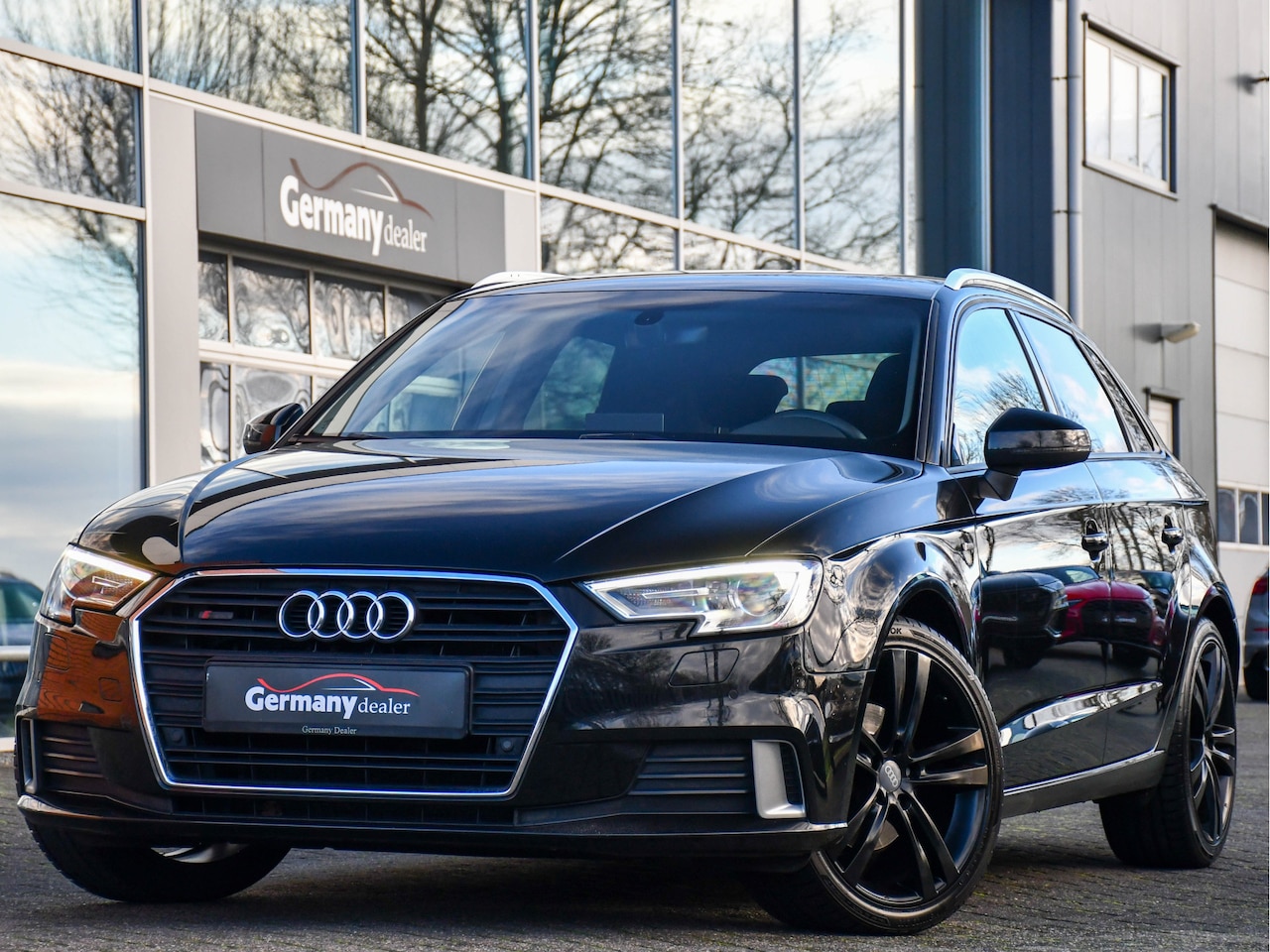 Audi A3 Sportback - 1.0TFSI Design Pro Line Stoelverwarming Clima Cruise Automaat - AutoWereld.nl