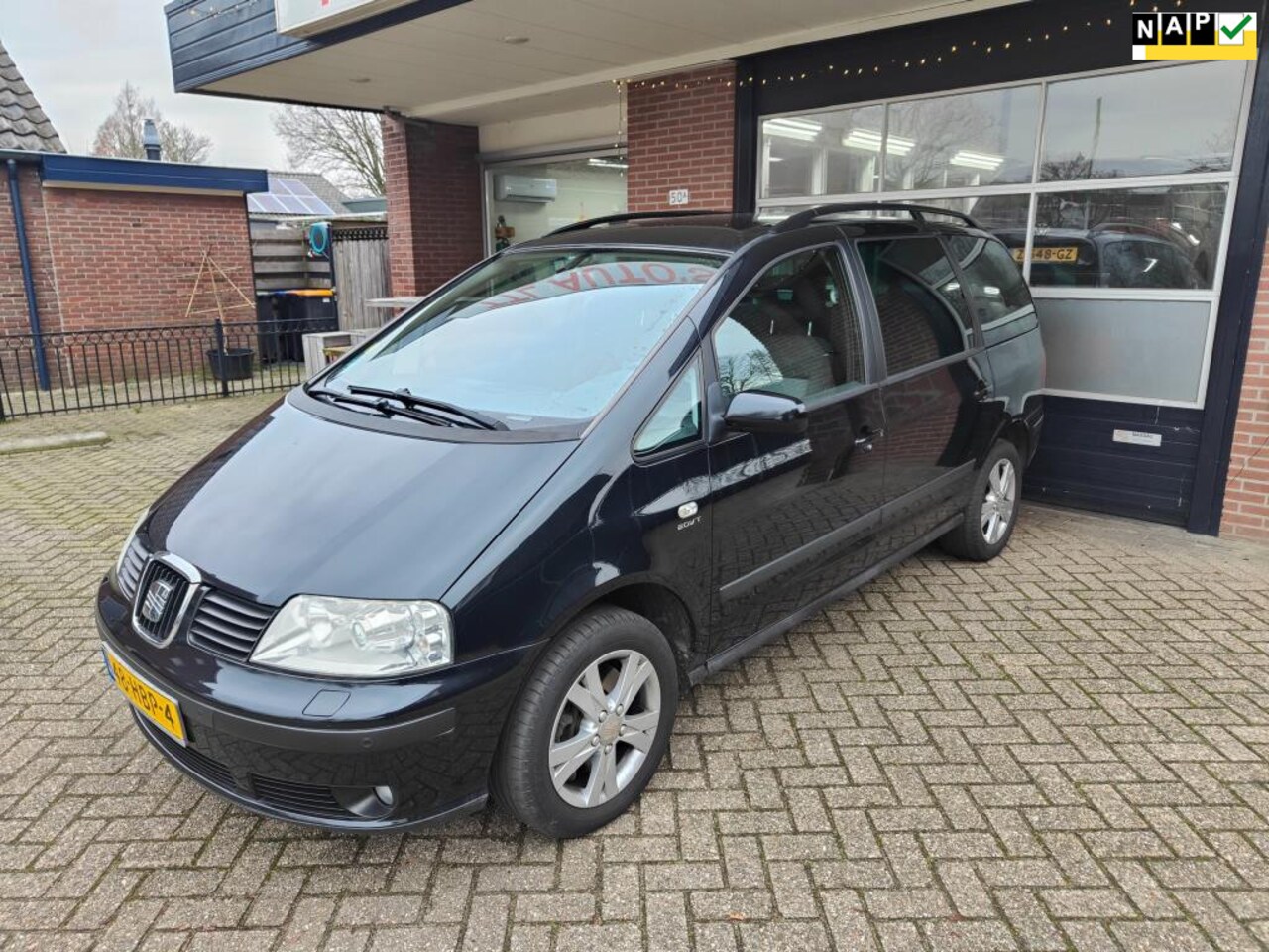 Seat Alhambra - 1.8-20VT Stylance 1.8-20VT Stylance, Automaat, Trekhaak, Clima, Cruise, Xenon, PDC, 1e eig, Dealer ond, NAP - AutoWereld.nl