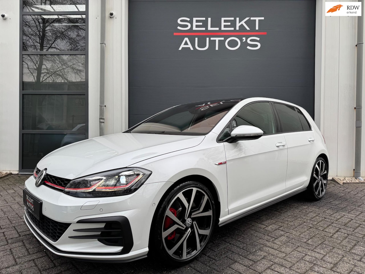 Volkswagen Golf - 2.0 TSI GTI Performance 245 Pk NAP DSG Pano/Navi/19 Inch/Climate/ACC/LED/Virtual/Apple Car - AutoWereld.nl