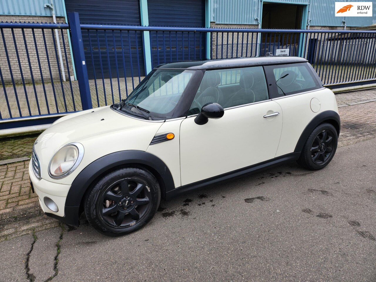 MINI Cooper - Mini 1.6 D *CLIMA*LEER*PANO*CV*ELEC.RAMEN - AutoWereld.nl