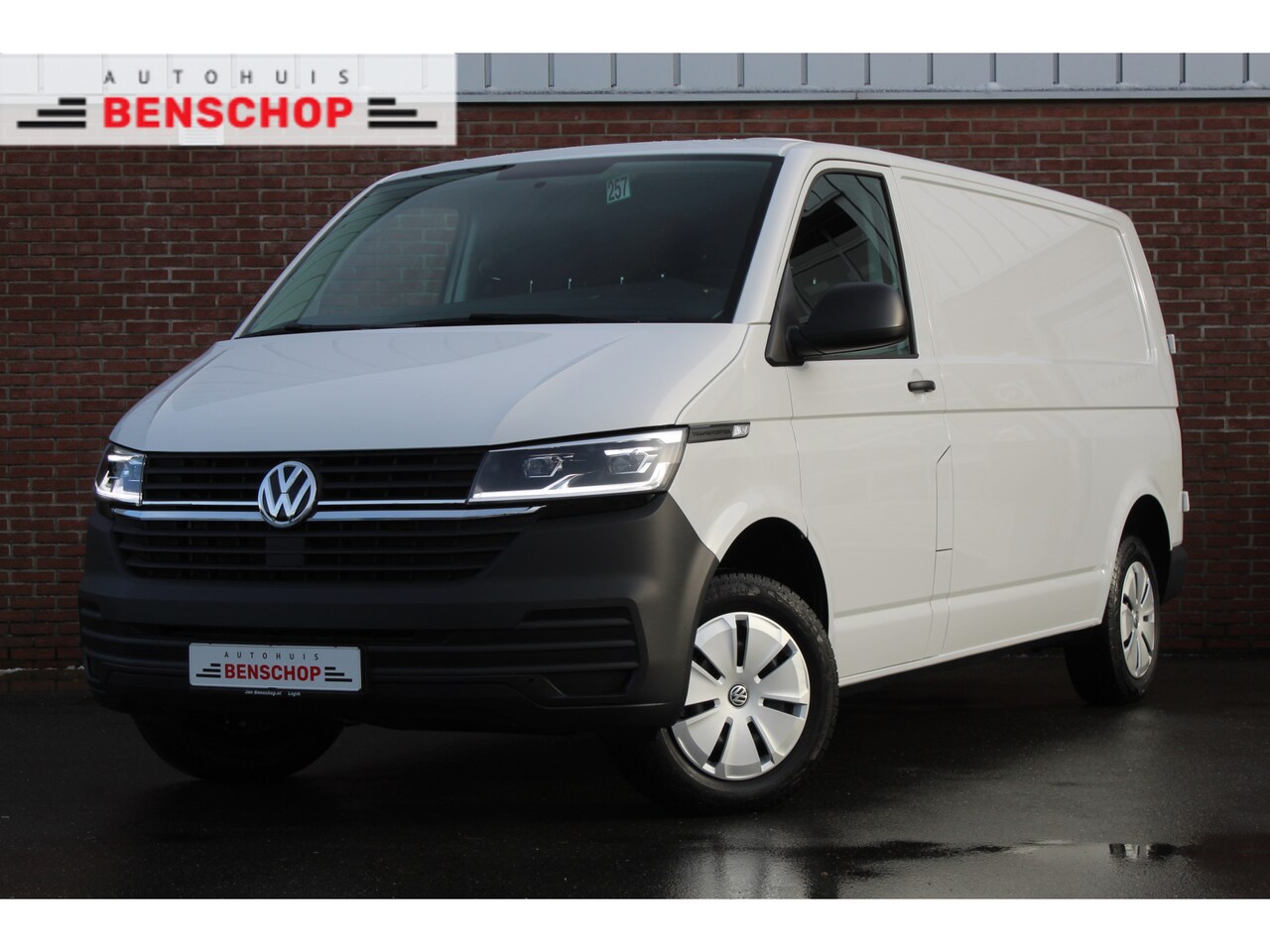 Volkswagen Transporter - T6.1 2.0 TDI 150PK L2H1 |LED|LEDER STUUR|CRUISE|SENSOREN.ACHTER| - AutoWereld.nl