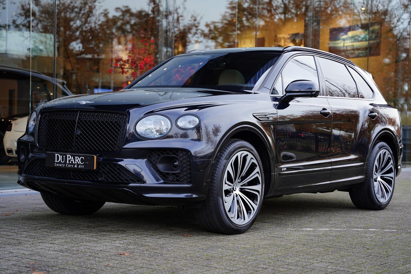 Bentley Bentayga - 4.0 V8 First Edition NAIM Leder Beige - AutoWereld.nl