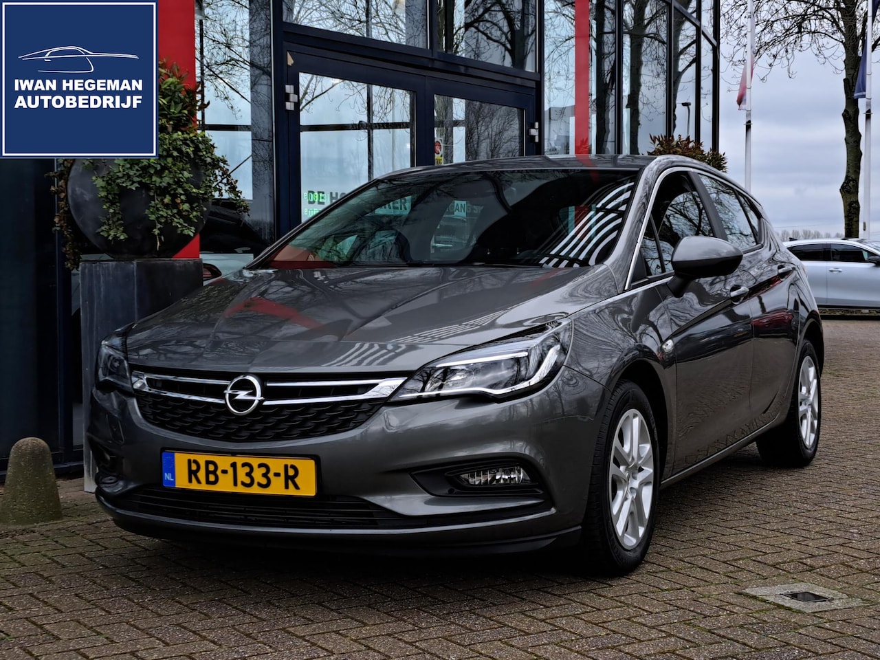 Opel Astra - 1.0 Business+ | Navi | Airco | Cruise Control | PDC | Sportstoelen - AutoWereld.nl