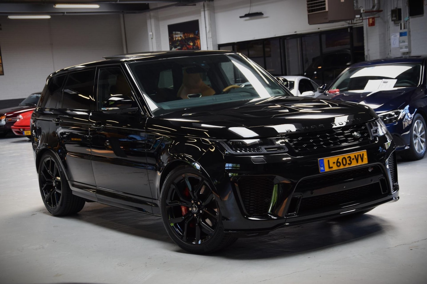 Land Rover Range Rover Sport - P575 SVR Panorama Ultimate Black Navi|Leder|Dealer onderhouden| - AutoWereld.nl