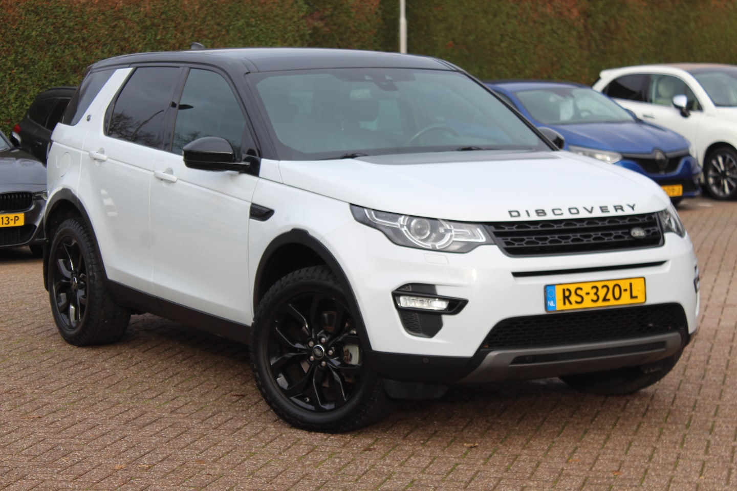 Land Rover Discovery Sport - 2.0 TD4 HSE / Panoramadak / Leder / Navigatie / 20'' / Stuurverwarming / Meridian / Xenon - AutoWereld.nl