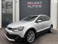 Volkswagen Polo - 1.2 TSI Cross 105 Pk Xenon/LED/Cruise/Climate/Trekhaak/Navigatie/17 Inch/Stoelverwarming/A