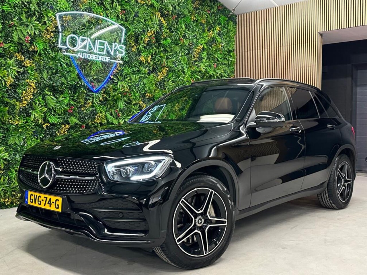 Mercedes-Benz GLC-klasse - 200 4MATIC Premium AMG / Pano / 360* / Trekhaak - AutoWereld.nl