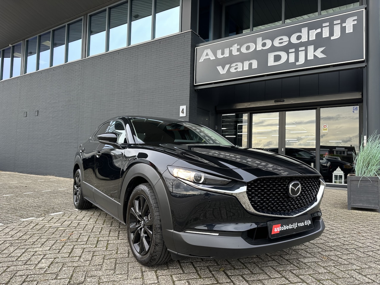 Mazda CX-30 - 2.0 Hybrid Homura Navi Camera El.Klep 18Inch - AutoWereld.nl