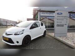 Toyota Aygo - 1e eigenaar 1.0 VVT-i Access 3 drs, nieuwe LM Velgen, Navigatie, 34141 km (Nieuwstaat)