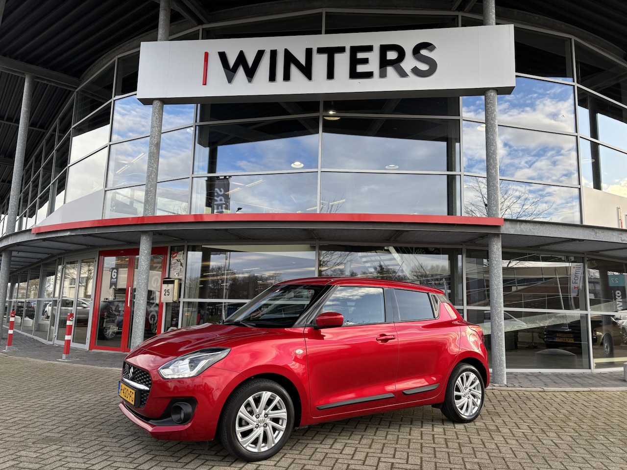 Suzuki Swift - 1.2 Select Smart Hybrid Automaat Airco Navi+BT+Camera Lane Assist Stoelverw.Stootlijsten - AutoWereld.nl