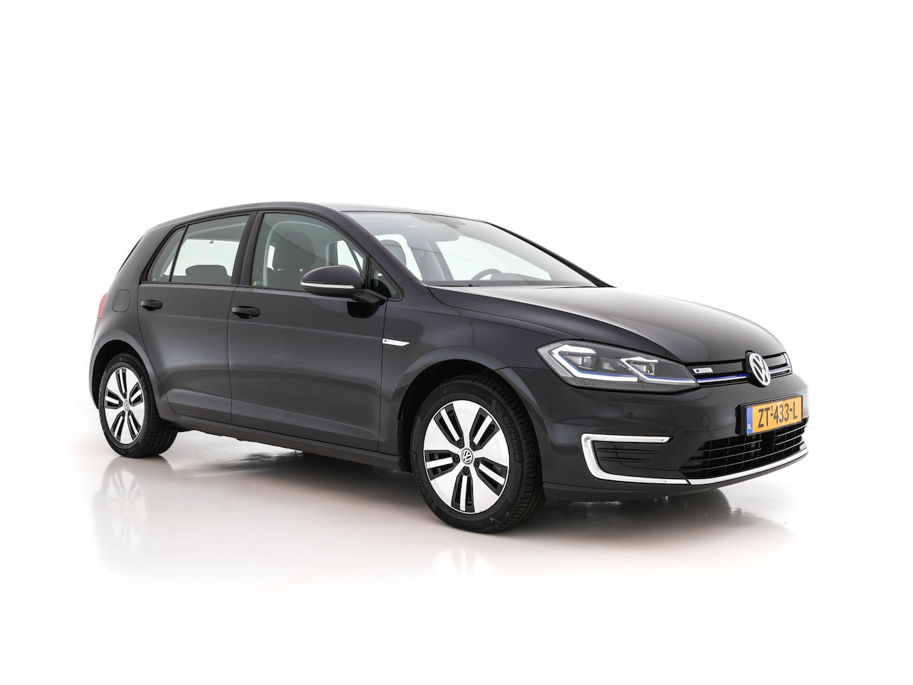 Volkswagen e-Golf - (INCL-BTW) *HEATPUMP | ADAPTIVE-CRUISE | CAMERA | CCS-FASTLOADER | FULL-LED | NAVI-FULLMAP - AutoWereld.nl