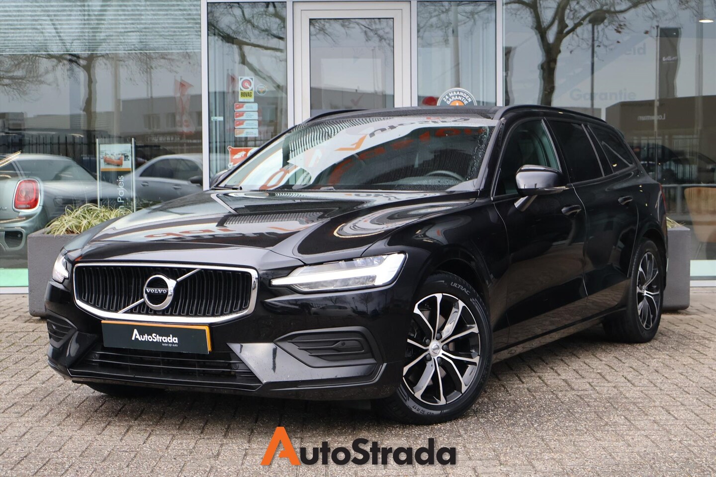 Volvo V60 - B3 Business Pro 163pk Geartronic | Carplay | ACC | LED | Navi | Camera | Leder - AutoWereld.nl