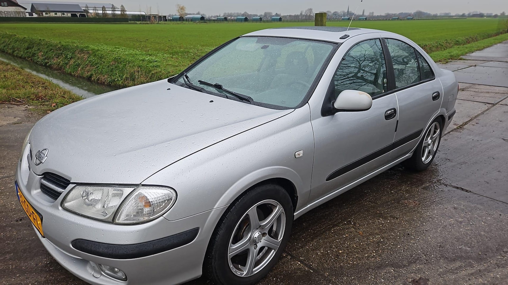 Nissan Almera - 1.8 Luxury/ automaat/ airco/ sedan - AutoWereld.nl