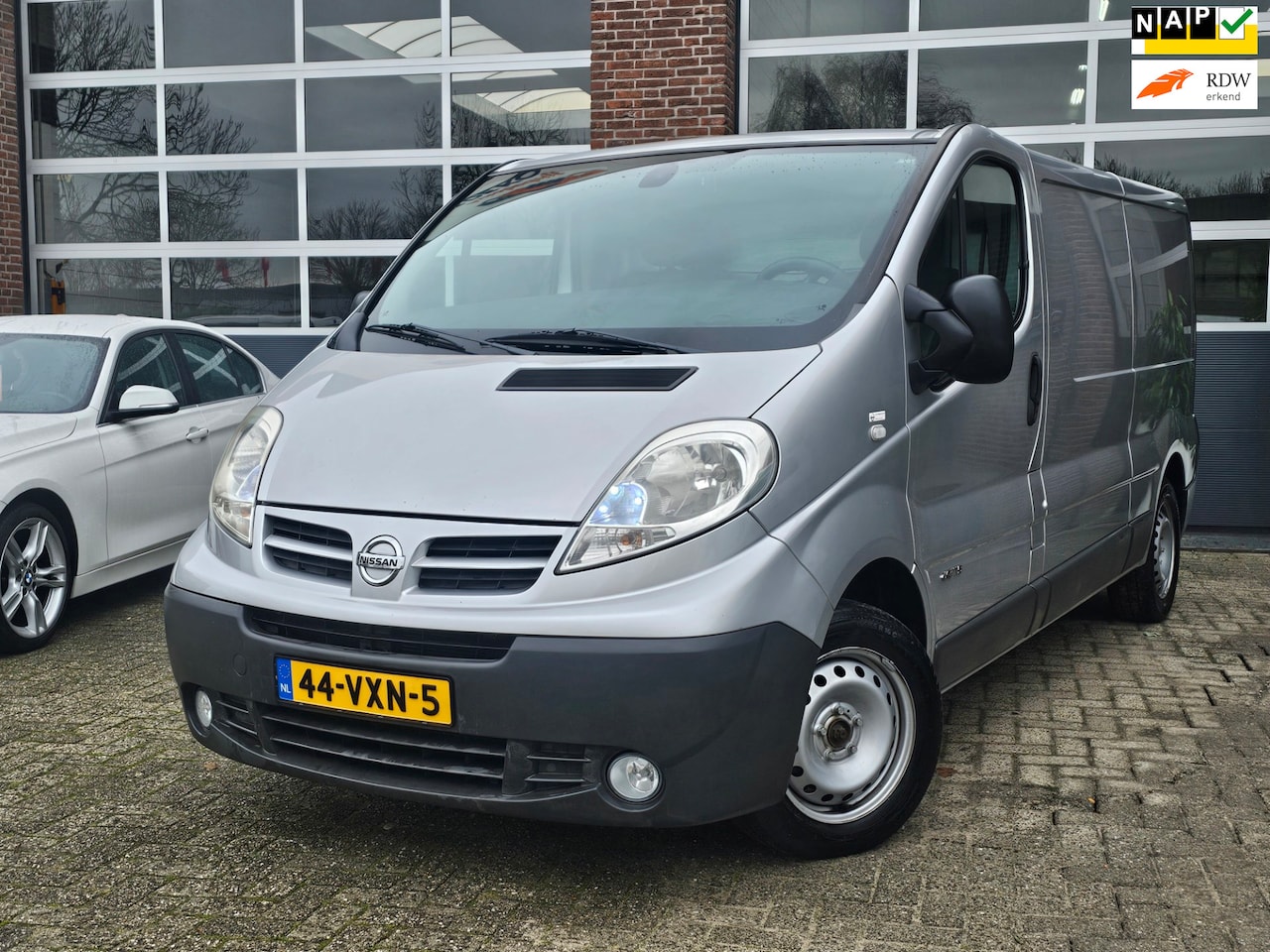 Nissan Primastar - 115.29 2.0 dCi 350L DC L2 Navi |Airco |Nette Bus |Nap - AutoWereld.nl