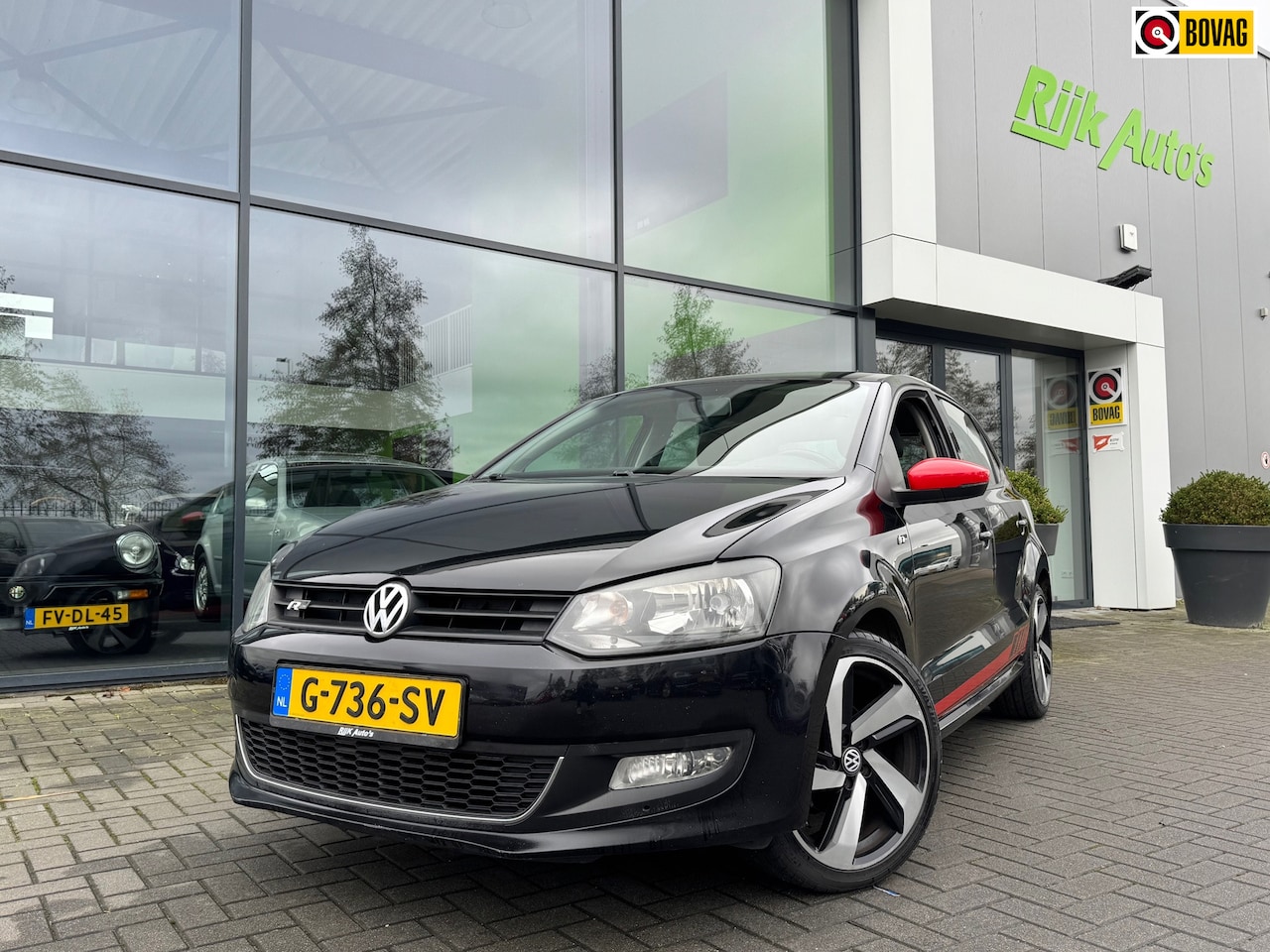 Volkswagen Polo - 1.4-16V * R-Line * Navigatie * 17 inch * 2E eigenaar * - AutoWereld.nl