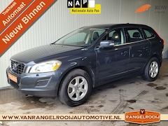 Volvo XC60 - 2.0T Momentum Aut., trekhaak, leer, xenon, clima, cruise, 17" lmv