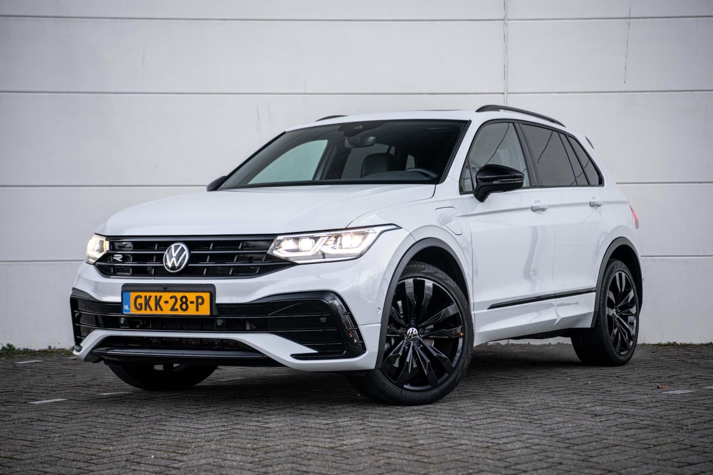 Volkswagen Tiguan - 1.4 TSI eHybrid 2x R-Line |Panodak|ACC|Leder|Cockpit| - AutoWereld.nl