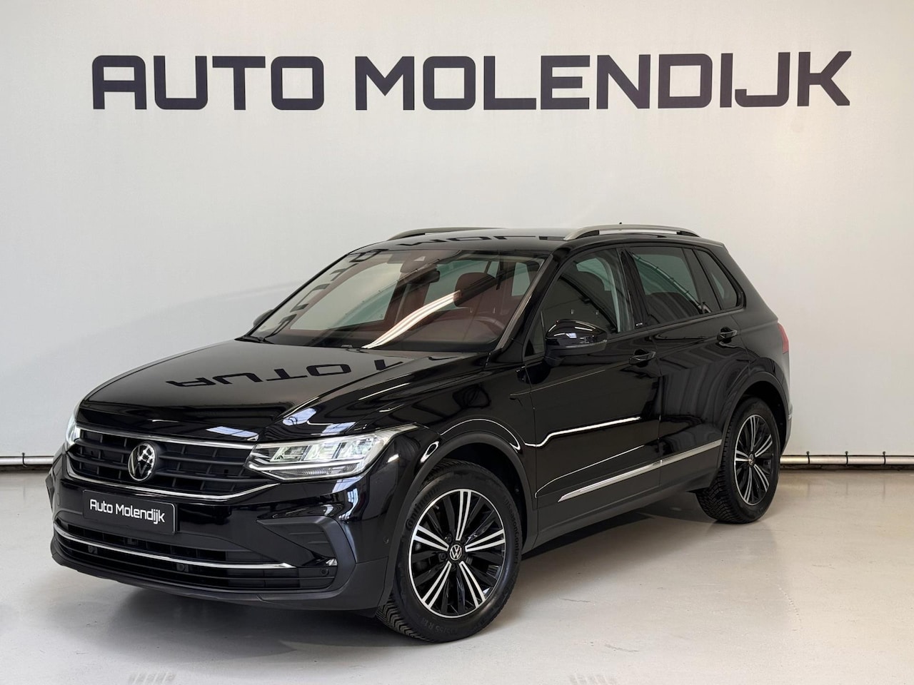 Volkswagen Tiguan - 1.5 TSI Navi / LED / Camera / Garantie / Stoelverw. - AutoWereld.nl