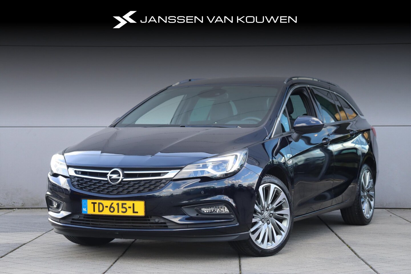 Opel Astra Sports Tourer - 1.4T 150pk Innovation / Navi / Keyless / IntelliLux / 18'' - AutoWereld.nl