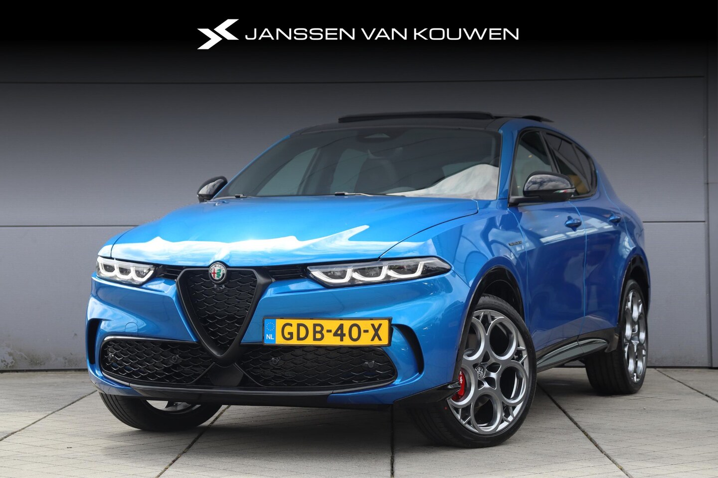 Alfa Romeo Tonale - 1.5T Hybrid Veloce / Schuifdak / HK Audio - AutoWereld.nl