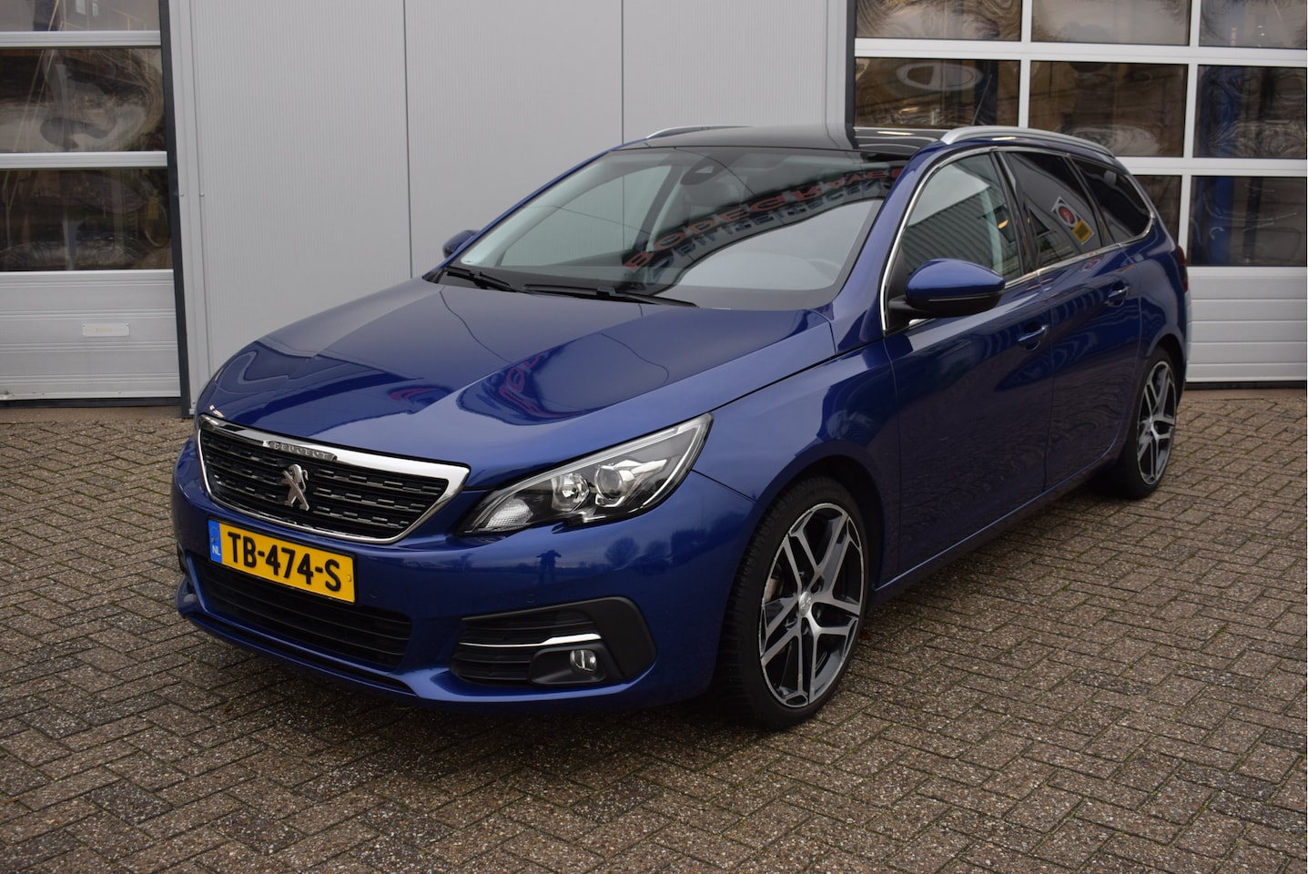 Peugeot 308 SW - 1.5 BlueHDi Blue Lease Premium | Trekhaak | Denon Audio | Leder | Automaat | - AutoWereld.nl