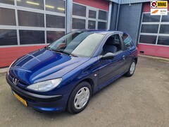 Peugeot 206 - 1.4 XR met Trekhaak