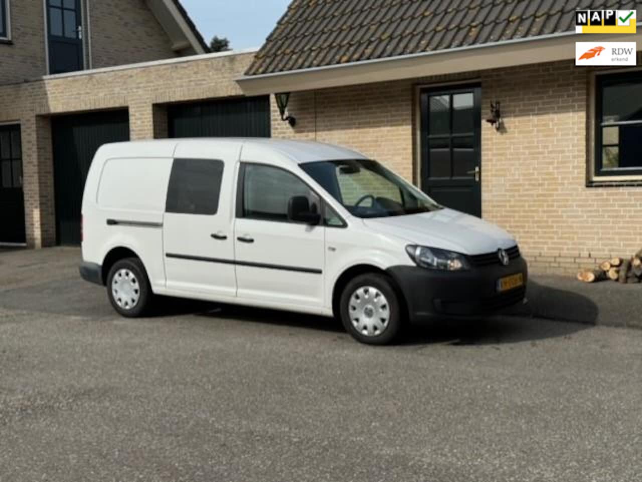 Volkswagen Caddy Maxi - 1.6 TDI 102PK|PDC|NAP| APK| EXPORT - AutoWereld.nl