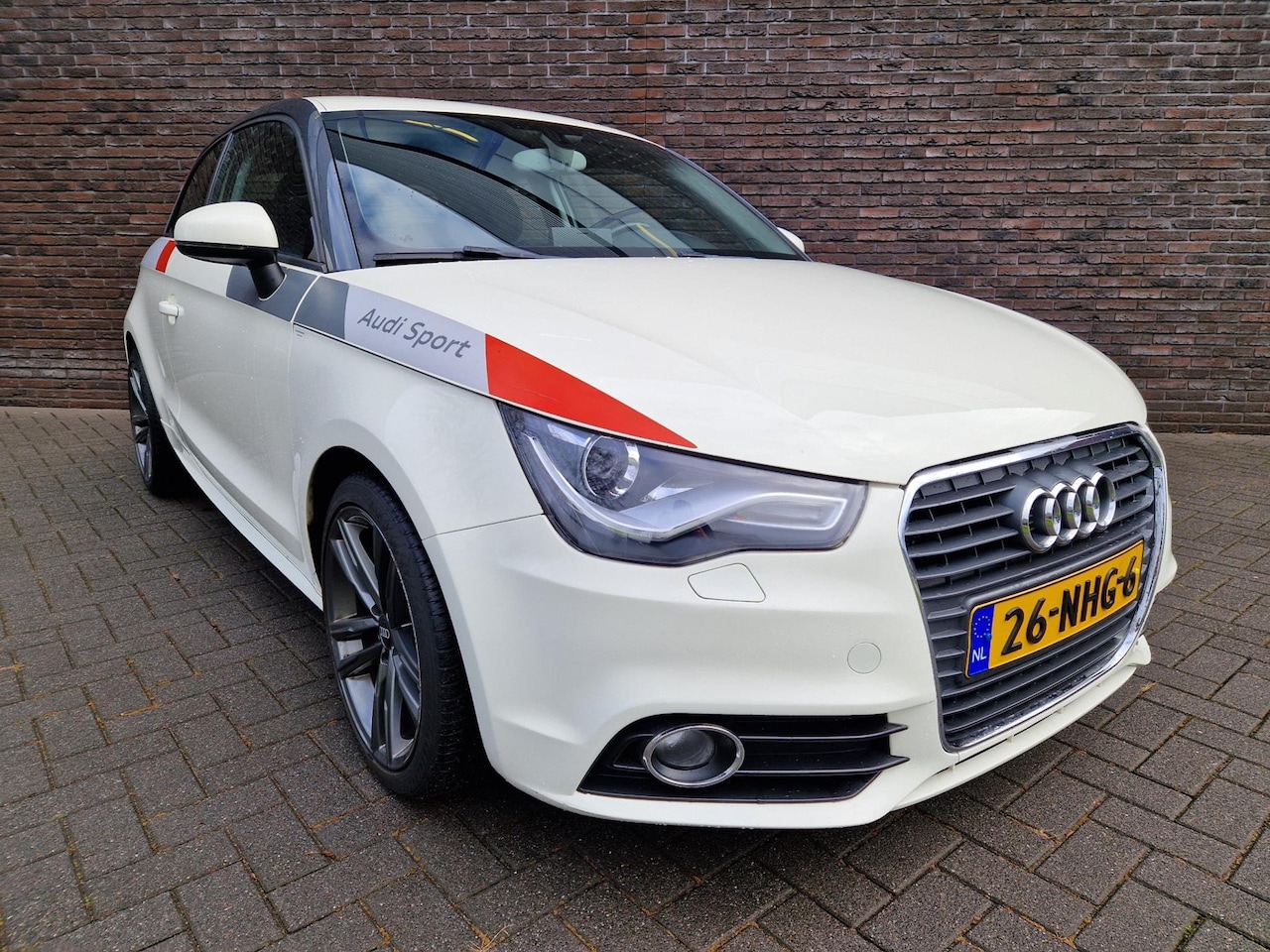 Audi A1 - 1.4 TFSI Pro Line Busin ABT SPORT 2xLED 210PK S-line - AutoWereld.nl