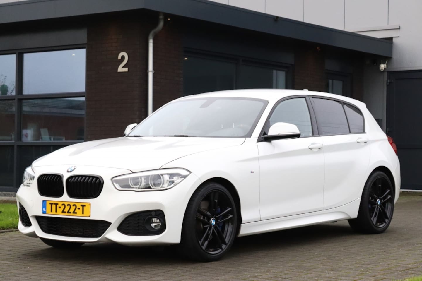 BMW 1-serie - 118i M Sport 18 inch Leder Dealer onderhouden - AutoWereld.nl