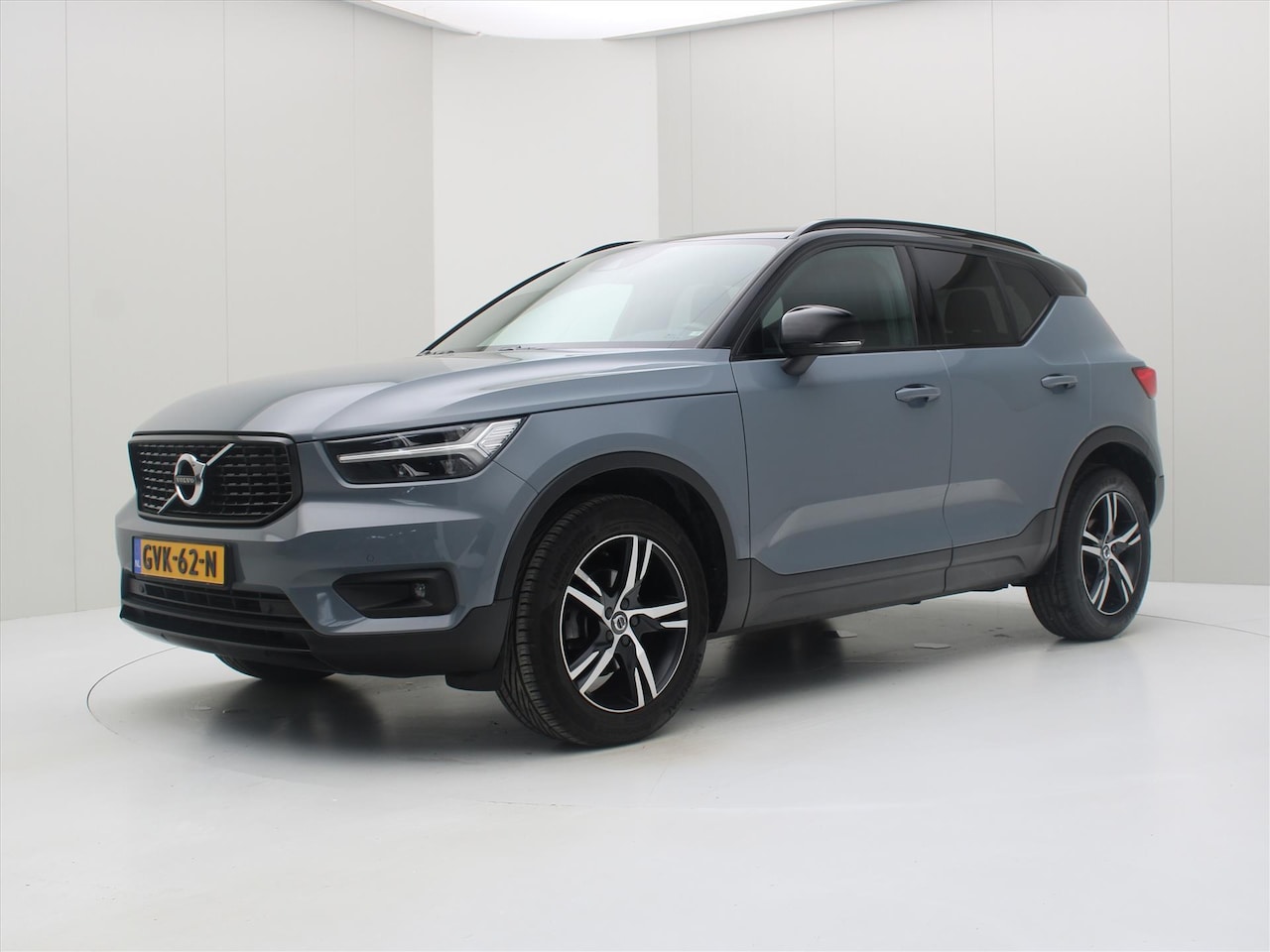 Volvo XC40 - T3 163pk Geartronic R-Design [ LED+CARPLAY+CAMERA+CLIMAAT+CRUISE+PDC+NAVIGATIE ] - AutoWereld.nl