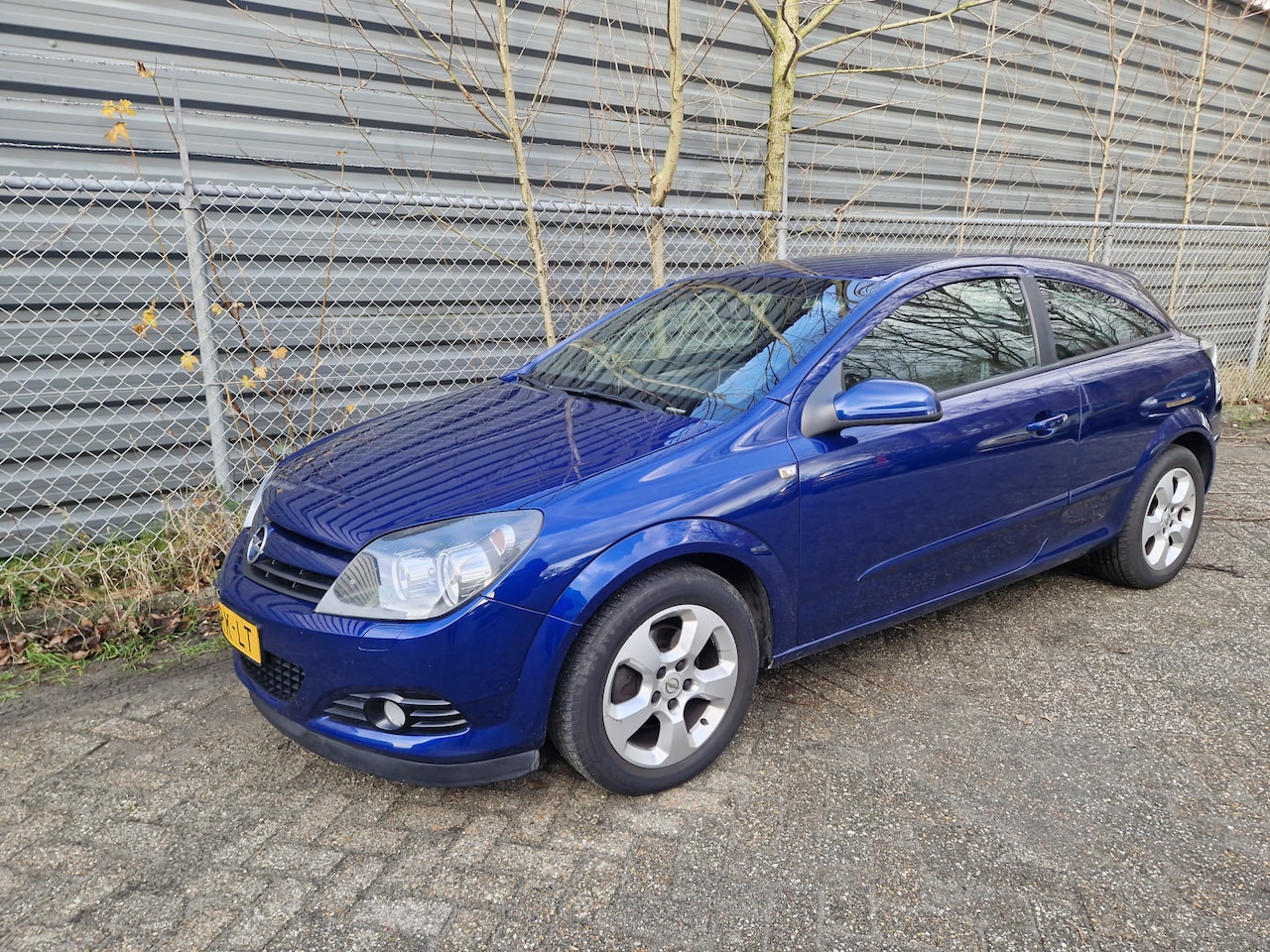 Opel Astra GTC - 1.4 Sport 1.4 Sport - AutoWereld.nl