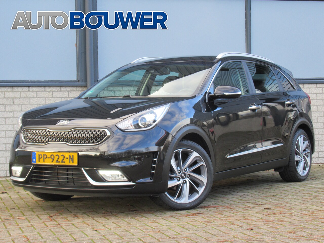 Kia Niro - 1.6 GDi Hybrid First Edition 2e eigen | dealer onderh | Leder | 18"inch | tr.haak | navi - AutoWereld.nl