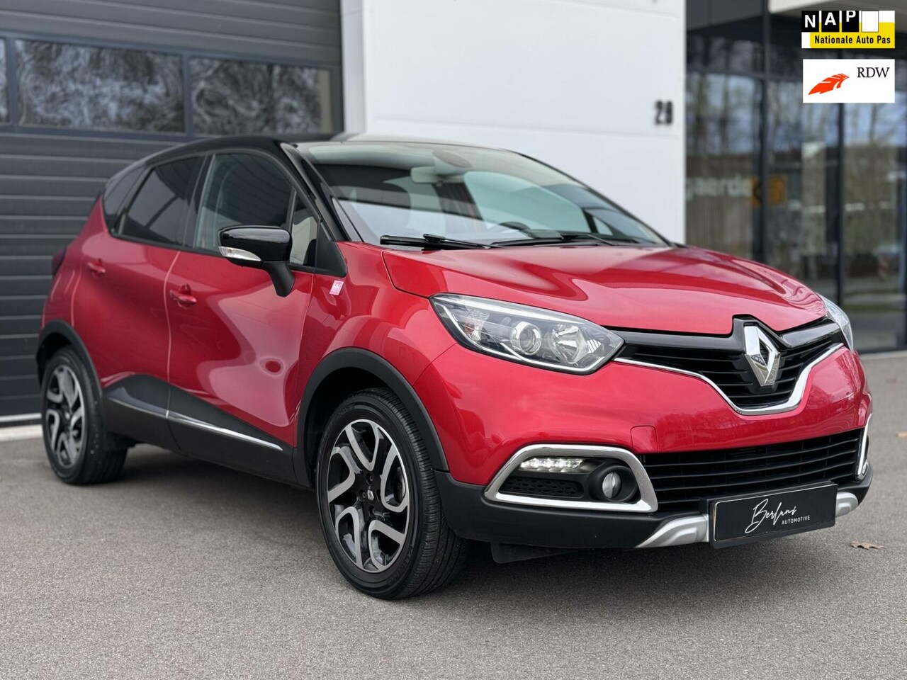 Renault Captur - 0.9 TCe Helly Hensen KM| Org NL| Dealer ondh - AutoWereld.nl