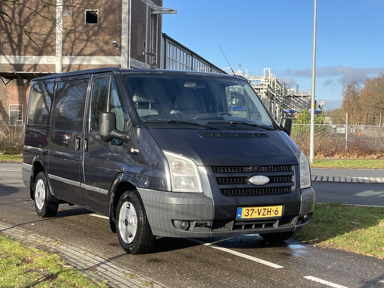 Ford Transit - 260S 2.2 TDCI SHD | Marge | Airco | Trekhaak | Tweezits bank - AutoWereld.nl